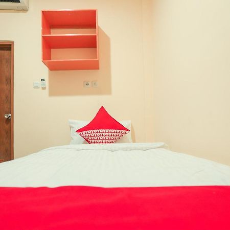 Vaccinated Staff - Oyo 152 O2 Residence Джакарта Екстериор снимка