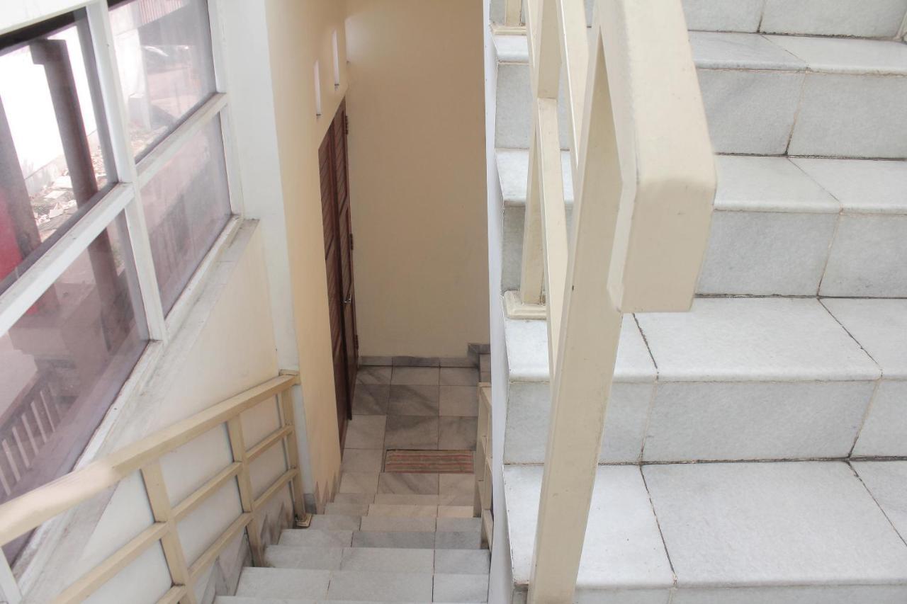 Vaccinated Staff - Oyo 152 O2 Residence Джакарта Екстериор снимка